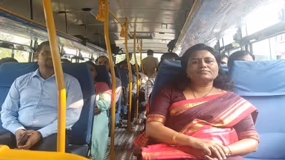 ಸರ್ಕಾರಿ ಬಸ್ಗಳಲ್ಲಿ ಪ್ರಯಾಣಿಸಿ ಇಬ್ಬರು ಮಹಿಳಾ ಡೀಸಿಗಳ ಮಾದರಿ ನಡೆ