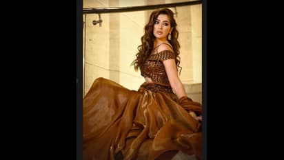 బికినీలో వింటేజ్‌ లుక్‌లో కాకరేపుతున్న రత్తాలు.. టాప్‌ టూ బాటమ్‌ మొత్తం చూపిస్తూ రాయ్‌ లక్ష్మి తెగింపు