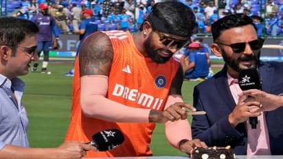 Happy Birthday Hardik Pandya: மைதானத்திலேயே கேக் வெட்டி 30ஆவது பிறந்தநாள் கொண்டாடிய ஹர்திக் பாண்டியா!