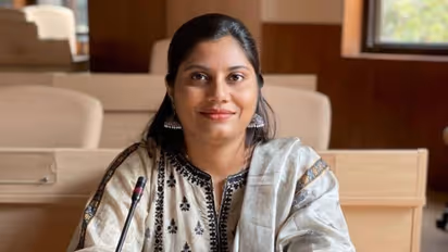 Inspiring story of a mechanic’s daughter who became an IAS officer after multiple failed attempts