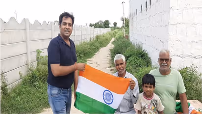 किसानों को आगे बढ़ने में मदद कर रहें आगरा के मृणाल अग्रवाल, खुद हैं मैकेनिकल इंजीनियर-70 लोगों को रोजगार