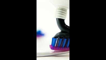 டூத் பேஸ்ட் பல் தேய்க்க மட்டுமல்ல; இவற்றை சுத்தம் செய்யவும் யூஸ் ஆகும் தெரியுமா?!