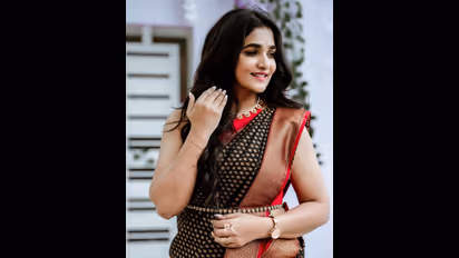 Black & Red ಸೀರೆಯಲ್ಲಿ ಮಿಂಚಿದ ದಿವ್ಯಾ ಉರುಡುಗ: ಈ ಲುಕ್‌ನಲ್ಲಿ ನಿಮ್ಮನ್ನ ಅರವಿಂದ್‌ ನೋಡಿದ್ರೆ...