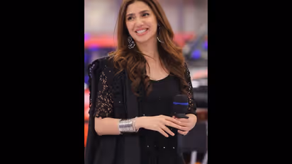 அன்று பிழைப்புக்காக கழிவறையை சுத்தம் செய்த பிரபல நடிகை.. ஆனா இன்று அவரின் சொத்து மதிப்பு ரூ.58 கோடி..!