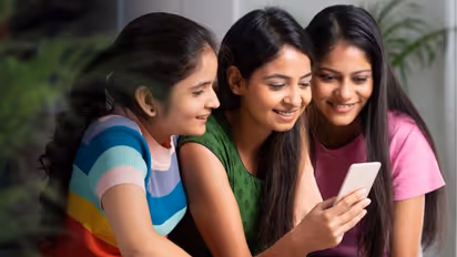 ஜியோ பயனர்களுக்கு முகேஷ் அம்பானி கொடுத்த பரிசு.. மகிழ்ச்சியில் திளைக்கும் வாடிக்கையாளர்கள்!