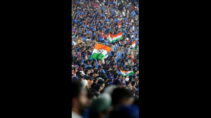 ಲಕ್ಷ ಜನರಿದ್ದರೂ ಬೆಂಗಳೂರು ರೀತಿ ಚಿಯರ್‌ಅಪ್ ಇರಲಿಲ್ಲ,ಅಹಮ್ಮದಾಬಾದ್ ಫ್ಯಾನ್ಸ್ ಮೌನಕ್ಕೆ ಆಕ್ರೋಶ!