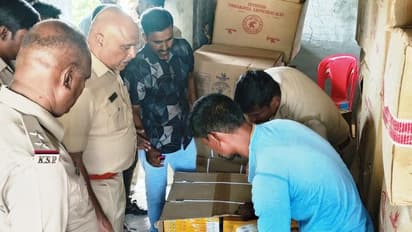 ಮೈಸೂರು :  ಅನಧಿಕೃತವಾಗಿ ದಾಸ್ತಾನು ಮಾಡಿದ್ದ ಪಟಾಕಿ ವಶ