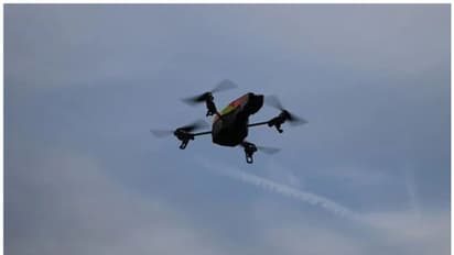 അതിര്ത്തിക്ക് സമീപം പാകിസ്ഥാന് ഡ്രോണ്; അന്വേഷണം തുടങ്ങി ബി.എസ്.എഫ്