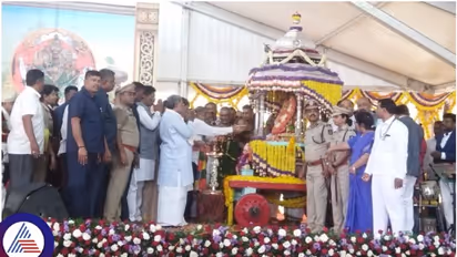 ಕರ್ನಾಟಕದಲ್ಲಿ ಕನ್ನಡ ಬಾರದವರ ಬಗ್ಗೆ ಸಮೀಕ್ಷೆ ಮಾಡಿ: ಮೈಸೂರು ದಸರಾ ಉದ್ಘಾಟಕ ಹಂಸಲೇಖ ಮನವಿ