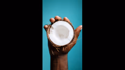 ಖಾಲಿ ಹೊಟ್ಟೇಲಿ ಹಸಿ ತೆಂಗಿನಕಾಯಿ ತುರಿ ತಿಂದ್ರೆ ಇಷ್ಟೆಲ್ಲಾ ಲಾಭ ಉಂಟಂತೆ!