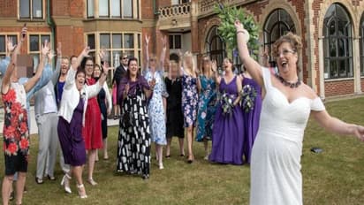 നല്ലൊരു വരനെ കിട്ടാനില്ല, സ്വപ്നവിവാഹത്തിനായി 20 വർഷത്തെ സമ്പാദ്യം നീക്കിവെച്ച യുവതി സ്വയം വിവാഹം കഴിച്ചു