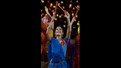 ನವರಾತ್ರಿ ಗರ್ಬಾ ನೃತ್ಯದಲ್ಲಿ ಲವ್ ಜಿಹಾದ್ ತಡೆಗೆ ಹೊಸ ನೀತಿ; ತಿಲಕ, ಆಧಾರ್ ಕಾರ್ಡ್ ಕಡ್ಡಾಯ!