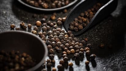 Health Tips: ഡയറ്റില് കുരുമുളക് ഉള്പ്പെടുത്തൂ, അറിയാം ഗുണങ്ങള്...