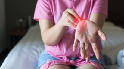 കാത്സ്യമോ വിറ്റാമിന്‍ ഡിയോ? എല്ലുകളുടെ ആരോഗ്യത്തിന് കൂടുതൽ പ്രധാനം ഏത്? ഡോക്ടര്‍ പറയുന്നു