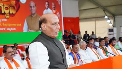 అధికారం లేకుండా కేసీఆర్ ఉండలేరు: జమ్మికుంట సభలో కేంద్ర మంత్రి రాజ్నాథ్ సింగ్