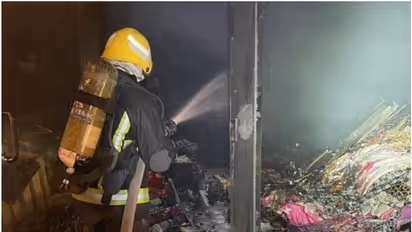 റിയാദിലെ ചില വ്യാപാരസ്ഥാപനങ്ങളിൽ തീപിടിത്തം