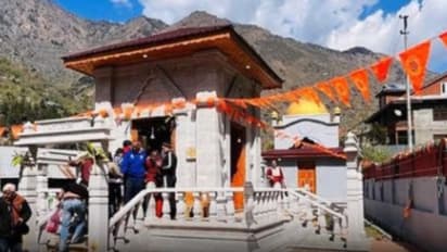 കശ്മീര് അതിർത്തിയിലെ ശാരദാക്ഷേത്രത്തിൽ 1947ന് ശേഷം ആദ്യമായി നവരാത്രി പൂജ,സ്വത്വം വീണ്ടെടുക്കുന്നെന്ന് ബിജെപി