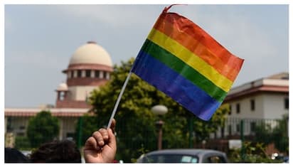 സ്വവർഗ വിവാഹത്തിന് അംഗീകാരമില്ല; 3-2ന് ഭരണഘടനാ ബഞ്ച് ഹർജികൾ തള്ളി