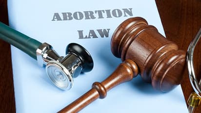 கருக்கலைப்பை அரசியலமைப்பு உரிமையாக்கிய உலகின் முதல் நாடு பிரான்ஸ்.. முழு விவரம் இதோ..