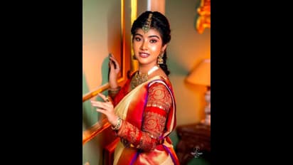 ಸೀರೆಯ ಮಹಿಮೆಯೋ? ಮೊಗದ ಕಾಂತಿಯೋ ನಾ ಅರಿಯೆ ಸಖಿ; ನೆನಪಿರಲಿ ಪ್ರೇಮ್‌ ಮಗಳ ಫೋಟೋ ವೈರಲ್!