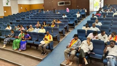 ದಸರಾ ಯುವ ಕವಿಗೋಷ್ಠಿ: ಬಾರದ ಯುವಜನತೆ