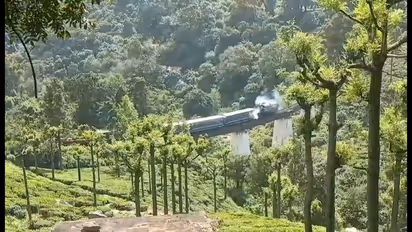 தண்டவாளத்தில் ஏற்பட்ட மண் சரிவு; உதகையில் மலை ரயில் சேவை ரத்து