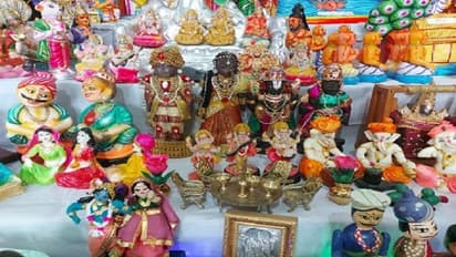 ಚಿಕ್ಕಮಗಳೂರಲ್ಲಿ ನವರಾತ್ರಿ ಸಂಭ್ರಮ: ಗೊಂಬೆಗಳ ಮೂಲಕ ಪುರಾಣ, ಪುಣ್ಯಕಥೆ ಮೆಲುಕು ಹಾಕುವ ಕಾರ್ಯ