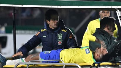 നെയ്മർ ഇന്ത്യയിലേക്കില്ല,കാലിനേറ്റ പരിക്ക് ഗുരുതരം; എട്ട് മാസം വിശ്രമം വേണ്ടിവരുമെന്ന് റിപ്പോര്ട്ട്