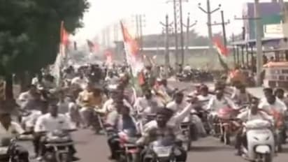 భూపాలపల్లిలో రాహుల్ గాంధీ: నిరుద్యోగులతో బైక్ ర్యాలీ