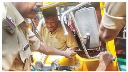 ഇറക്കത്തിൽ നിർത്തിയ ഓട്ടോ താഴേക്ക്, ചാടിക്കയറി ഡ്രൈവർ, പോസ്റ്റിലിടിച്ചതോടെ അകത്ത് കുടുങ്ങി; ഫയർഫോഴ്സ് രക്ഷ