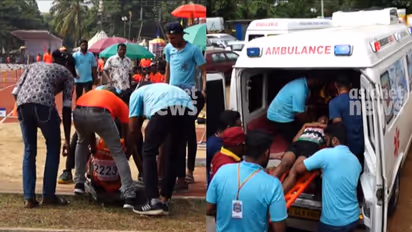 സംസ്ഥാന സ്കൂള് കായികമേള; ലോങ് ജംപിനിടെ വിദ്യാര്ഥിയുടെ കഴുത്തിന് പരിക്കേറ്റു, മെഡിക്കല് കോളജിലേക്ക് മാറ്റി