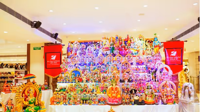 കൊച്ചി കല്യാണ് സില്ക്സ് ഷോറൂമില് നവരാത്രി ഫെസ്റ്റിവല്