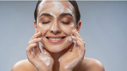 തിളക്കമുള്ള, ആരോഗ്യമുള്ള ചര്മ്മത്തിനായി ചെയ്യേണ്ട ഒമ്പത് കാര്യങ്ങള്...