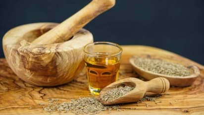 மலச்சிக்கலா? சீரகத் தண்ணீரை இப்படி குடித்தால் வெறும் '5' நிமிடத்தில் நிவாரணம்