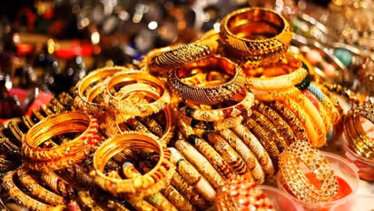 Gold Rate Today: കുത്തനെ വീണ് സ്വർണവില; വിവാഹ വിപണിക്ക് ആശ്വാസം, വെള്ളിയുടെ വിലയും ഇടിഞ്ഞു