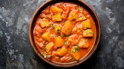 A Navratri fasting delight: Delicious Aloo Tamatar Sabzi recipe without onions and garlic