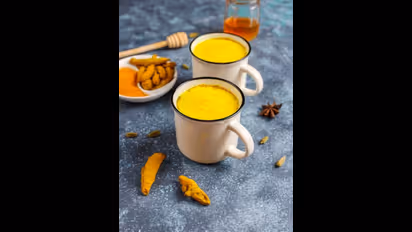 எச்சரிக்கை!! வெறும் வயிற்றில் மஞ்சள் பால் குடித்தால் இப்படி ஒரு பிரச்சனை வரும்!!