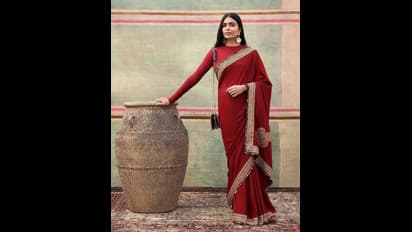 ಹಬ್ಬಕ್ಕೆ ಸೀರೆ ಕೊಳ್ತೀರಾ... ಇಲ್ಲಿದೆ ನೋಡಿ ಕೆಂಪು ಬಣ್ಣದ ಸುಂದರ ಡಿಸೈನರ್ ಸಾರಿಗಳು