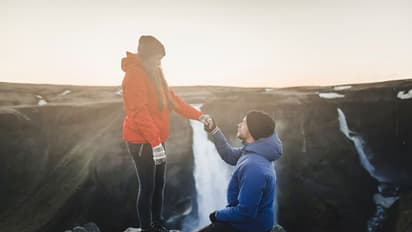 ഐസ്‍ലാന്‍ഡ് സ്ത്രീകളെ വിവാഹം കഴിച്ചാല്‍ വിദേശ പുരുഷന്മാര്‍ക്ക് 4.16 ലക്ഷം രൂപയോ ? 