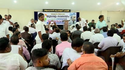 മലപ്പുറം കോൺഗ്രസിൽ പൊട്ടിത്തെറി; വേണുഗോപാലിനും ജോയ്ക്കുമെതിരെ മുദ്രാവാക്യം, രാജിവച്ച് ആര്യാടൻ ഷൗക്കത്ത്