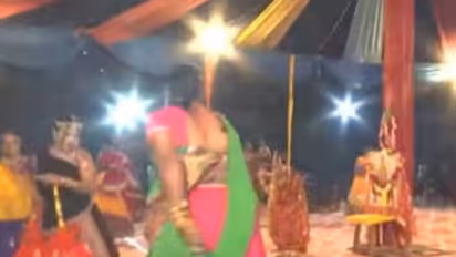 ജയിലിൽ തടവുകാർക്കായി നവരാത്രി ആഘോഷം, ​ഗർബയും ദണ്ഡിയയുമായി സ്ത്രീകൾ