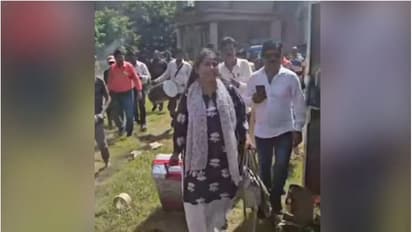 WATCH: Father breaks stereotypes with joyful 'Baraat' for daughter after her divorce; internet lauds him