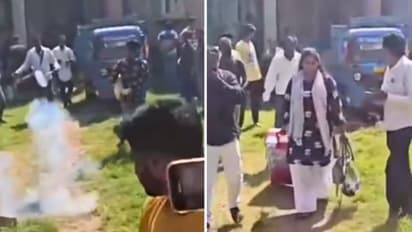 വിവാഹമോചിതയായി തിരിച്ചെത്തുന്ന മകളെ സ്വീകരിക്കാൻ വൻ ആഘോഷം, ഘോഷയാത്ര; പിതാവിന്റെ വീഡിയോ വൈറൽ