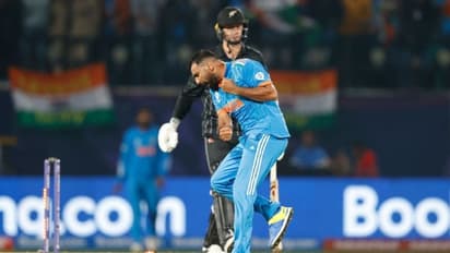 ഈ മുതലിനെയാണോ നിങ്ങൾ ഇത്രയും നാൾ ഷാർദ്ദുലിനുവേണ്ടി ബെഞ്ചിലിരുത്തിയത്, മുഹമ്മദ് ഷമിക്കുവേണ്ടി കൈയടിച്ച് ആരാധകർ