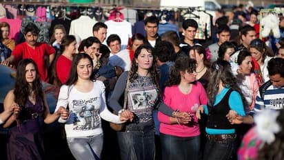 வினோத திருமண சந்தை.. கன்னியர்களை ஏலம் கேட்கும் ஆண்கள் - அவர்களை விற்க வருவதே பெண்களின் தந்தைகள் தானாம்!