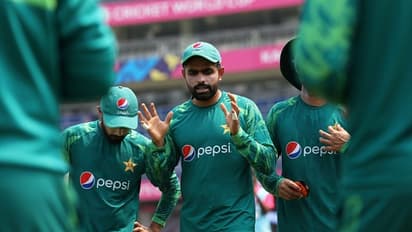 ಪಿಸಿಬಿ-ಬಾಬರ್ ಅಜಂ ವಾಟ್ಸ್ಆ್ಯಪ್ ಚಾಟ್ ಟೀವಿಯಲ್ಲಿ ಲೀಕ್! ಪಾಕ್ ತಂಡದಲ್ಲಿ ಎಲ್ಲವೂ ಸರಿ ಇಲ್ವಾ?