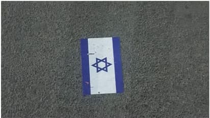 നഗരത്തിന്റെ പല ഭാഗങ്ങളിൽ നടുറോഡിൽ ഇസ്രായേല് പതാകയുടെ സ്റ്റിക്കറുകള്; കേസെടുത്ത് പൊലീസ്