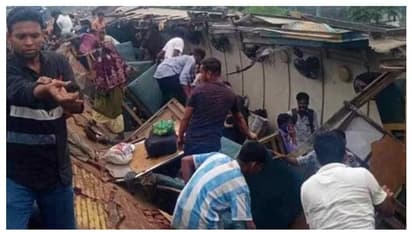 ബംഗ്ലാദേശിൽ പാസഞ്ചർ ട്രെയിനും ഗുഡ്സ് ട്രെയിനും കൂട്ടിയിടിച്ചു; 15 മരണം, നിരവധിപേർക്ക് പരിക്ക്