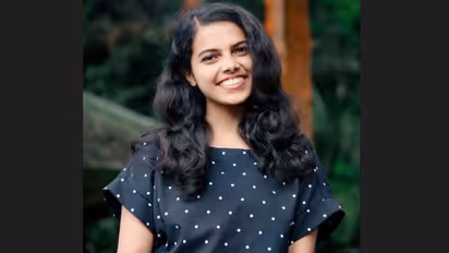 24-year-old woman dies in bike accident in Gundlupet while returning to Kerala after Dussehra celebration