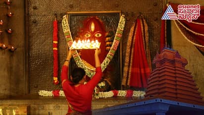 ಈ ದೇವಸ್ಥಾನಕ್ಕೆ ಬರೀ ನಾರಿಯರೇ ಅರ್ಚಕರು, ಪಿರಿಯಡ್ಸ್ ಆದ್ರೂ ನಿಲ್ಲೋಲ್ಲ ಪೂಜೆ